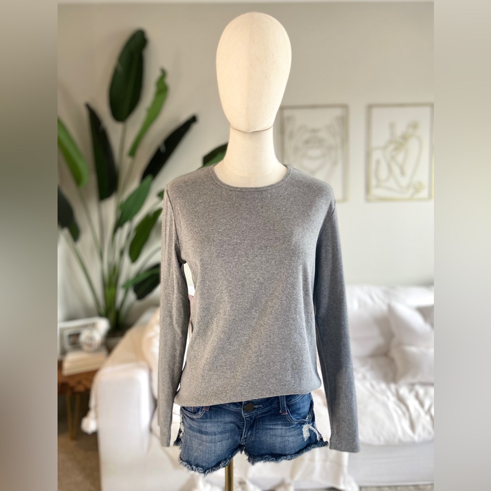 Grey long sleeve sweater